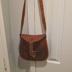 Elegant Tan Leather Crossbody Bag